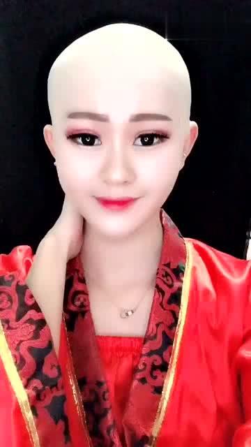 尼姑av尼姑,AV尼姑的传奇人生