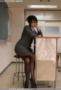 蹂躏丝袜女教师,丝袜女教师遭受蹂躏的惊悚故事